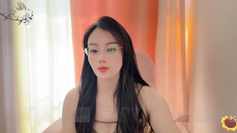Snapshot of yuner0715 chatting on 12.04.24 YunEr online show from 12.04.24