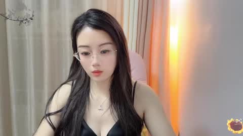 Snapshot of yuner0715 chatting on 12.04.24 YunEr online show from 12.04.24