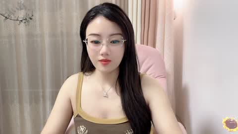 Snapshot of yuner0715 chatting on 12.05.24 YunEr online show from 12.05.24