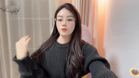 Snapshot of yuner0715 chatting on 12.07.24 YunEr online show from 12.07.24