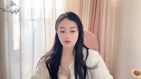 Snapshot of yuner0715 chatting on 12.13.24 YunEr online show from 12.13.24