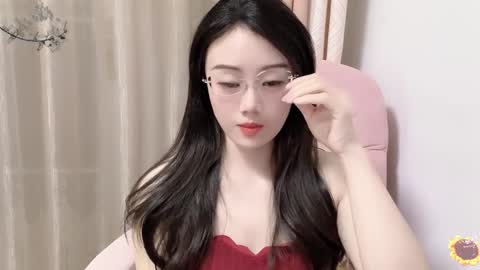 Snapshot of yuner0715 chatting on 12.15.24 YunEr online show from 12.15.24