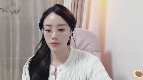 Snapshot of yuner0715 chatting on 12.17.24 YunEr online show from 12.17.24