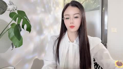Snapshot of yuner0715 chatting on 02.25.25 YunEr online show from 02.25.25