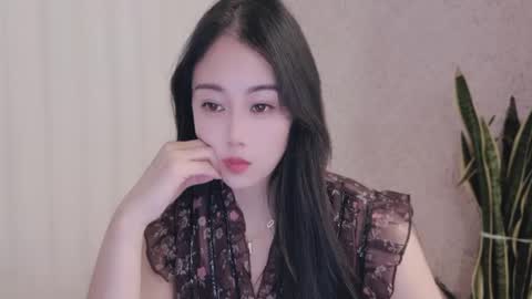 Snapshot of yuner0715 chatting on 09.28.25 YunEr online show from 09.28.25