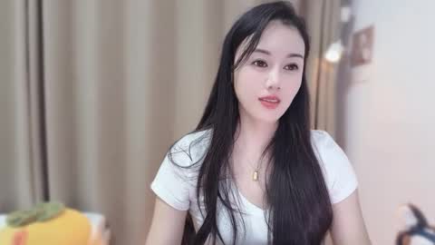 YunEr online show from 11.25.25