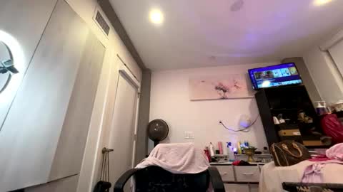 Snapshot of yungfemslut chatting on 02.17.26 BbyTSSLut online show from 02.17.26