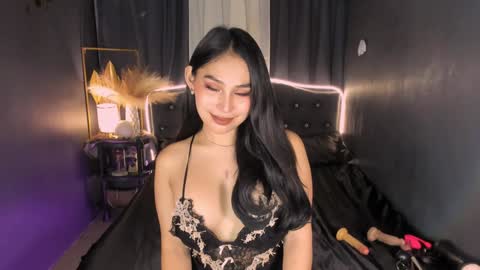 Snapshot of yuriefoster chatting on 12.18.24 Yurie online show from 12.18.24
