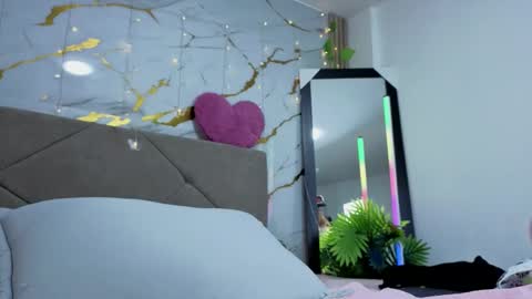 Snapshot of yutori_ chatting on 02.20.26 Yutori online show from 02.20.26