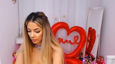 Snapshot of yuukenzi chatting on 02.12.25 Maria online show from 02.12.25