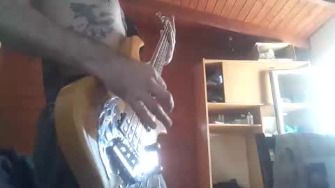 Yuumi online show from 11.05.25