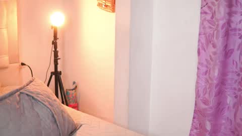 Yuyi Cam online show from 10.27.25