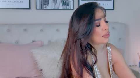 Laura online show from 12.19.25