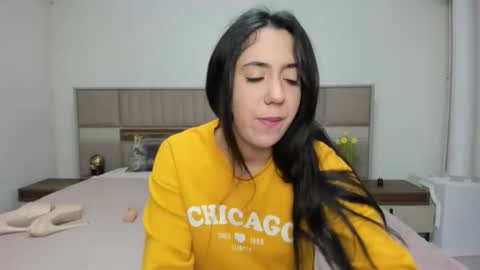 yvonnebabe online show from 12.27.24