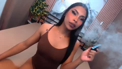 yvonnellvs online show from 02.22.26