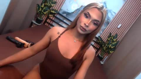 yvonnellvs online show from 03.19.26