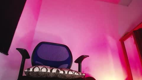 Zac Freelance model online show from 12.23.25