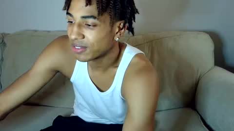 Snapshot of zachbrownn chatting on 10.29.25 zachbrownn online show from 10.29.25