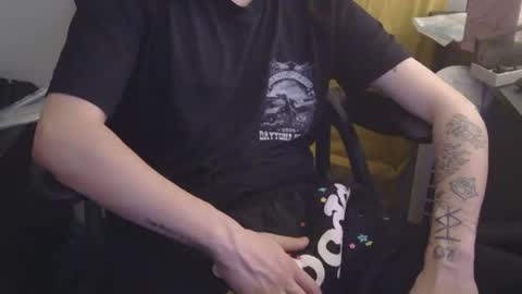 zachmcw25 online show from 04.18.26