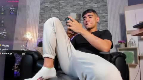 zack_joness10 online show from 04.14.26