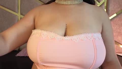 Snapshot of zafiro_claire chatting on 02.07.26 Claire online show from 02.07.26