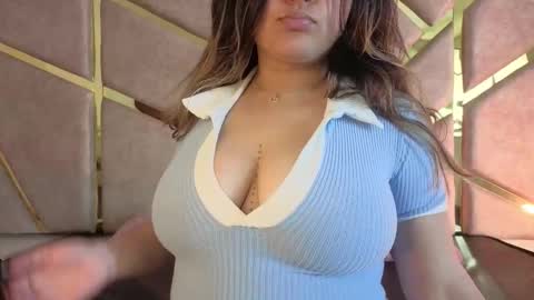 Snapshot of zafiro_claire chatting on 02.10.26 Claire online show from 02.10.26