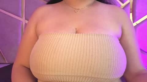 Snapshot of zafiro_claire chatting on 02.14.26 Claire online show from 02.14.26