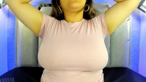 Snapshot of zafiro_claire chatting on 03.01.26 Claire online show from 03.01.26