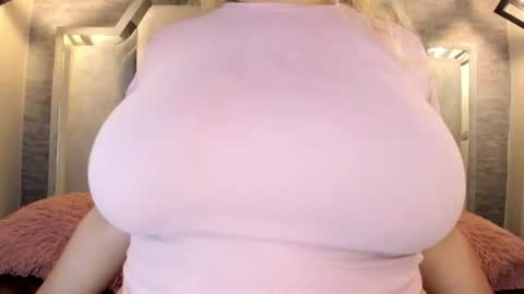 Snapshot of zafiro_claire chatting on 06.19.26 Claire online show from 06.19.26