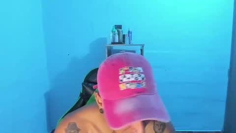 Snapshot of zafirocum chatting on 11.23.25 BiG Zafiro online show from 11.23.25