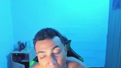 Snapshot of zafirocum chatting on 12.23.25 BiG Zafiro online show from 12.23.25