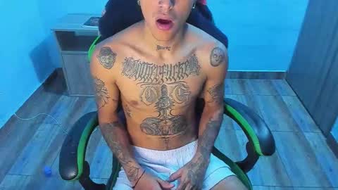 Snapshot of zafirocum chatting on 01.10.26 BiG Zafiro online show from 01.10.26