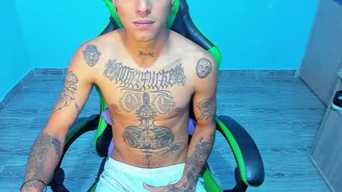 Snapshot of zafirocum chatting on 02.12.26 BiG Zafiro online show from 02.12.26