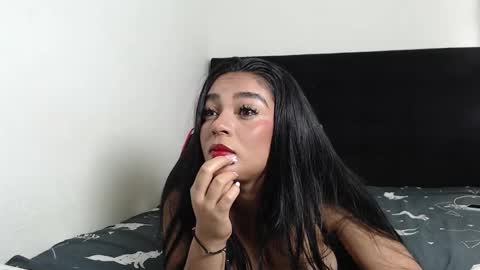 Snapshot of zahara_18_ chatting on 10.16.25 Zahara 18 online show from 10.16.25