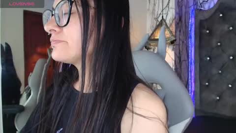   online show from 10.08.25