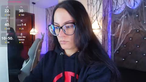   online show from 10.12.25