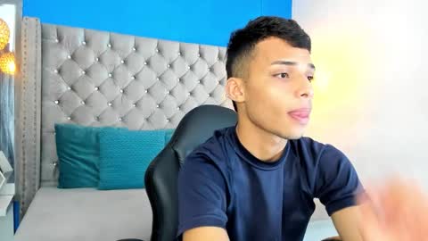 Snapshot of zan_shellby chatting on 11.11.25 zan_shellby online show from 11.11.25