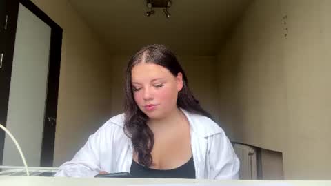 Snapshot of zanaestrin chatting on 08.04.26 Liana online show from 08.04.26