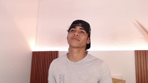 Snapshot of zander_2120 chatting on 12.05.24 Zander online show from 12.05.24