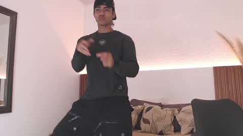 Snapshot of zander_2120 chatting on 12.11.24 Zander online show from 12.11.24