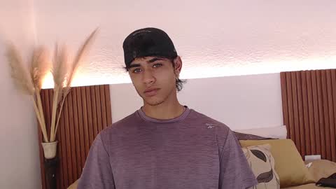 Snapshot of zander_2120 chatting on 12.12.24 Zander online show from 12.12.24