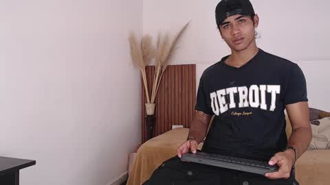 Snapshot of zander_2120 chatting on 12.13.24 Zander online show from 12.13.24