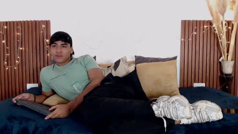 Snapshot of zander_2120 chatting on 12.24.24 Zander online show from 12.24.24