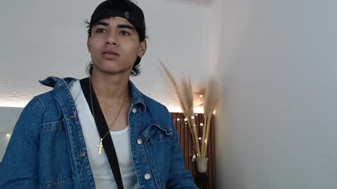 Snapshot of zander_2120 chatting on 01.04.25 Zander online show from 01.04.25