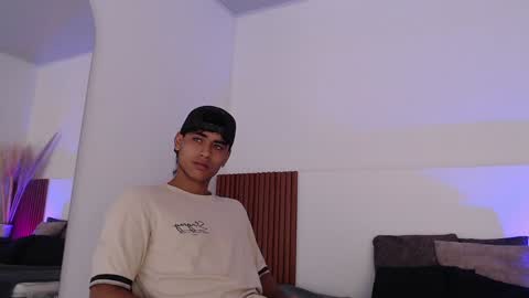 Snapshot of zander_2120 chatting on 01.28.25 Zander online show from 01.28.25