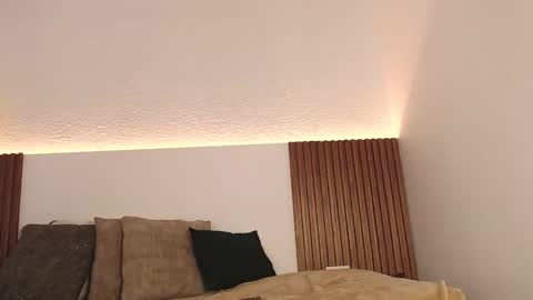 Snapshot of zander_2120 chatting on 02.11.25 Zander online show from 02.11.25