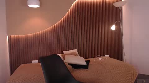 Snapshot of zander_2120 chatting on 02.25.25 Zander online show from 02.25.25