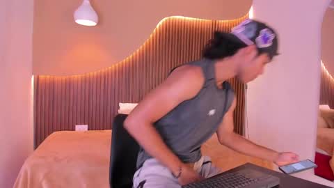 Snapshot of zander_2120 chatting on 03.07.25 Zander online show from 03.07.25