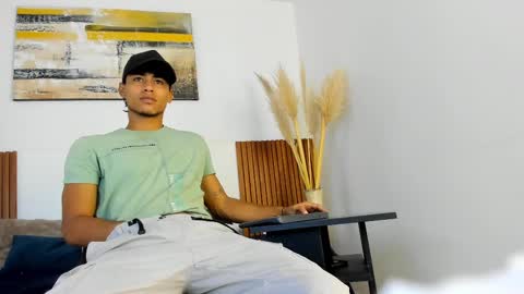 Snapshot of zander_2120 chatting on 09.10.25 Zander online show from 09.10.25