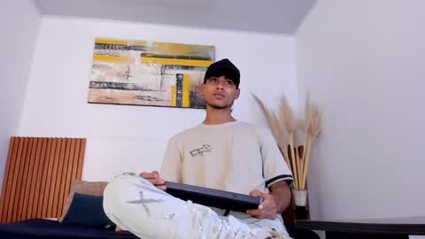 Snapshot of zander_2120 chatting on 10.03.25 Zander online show from 10.03.25